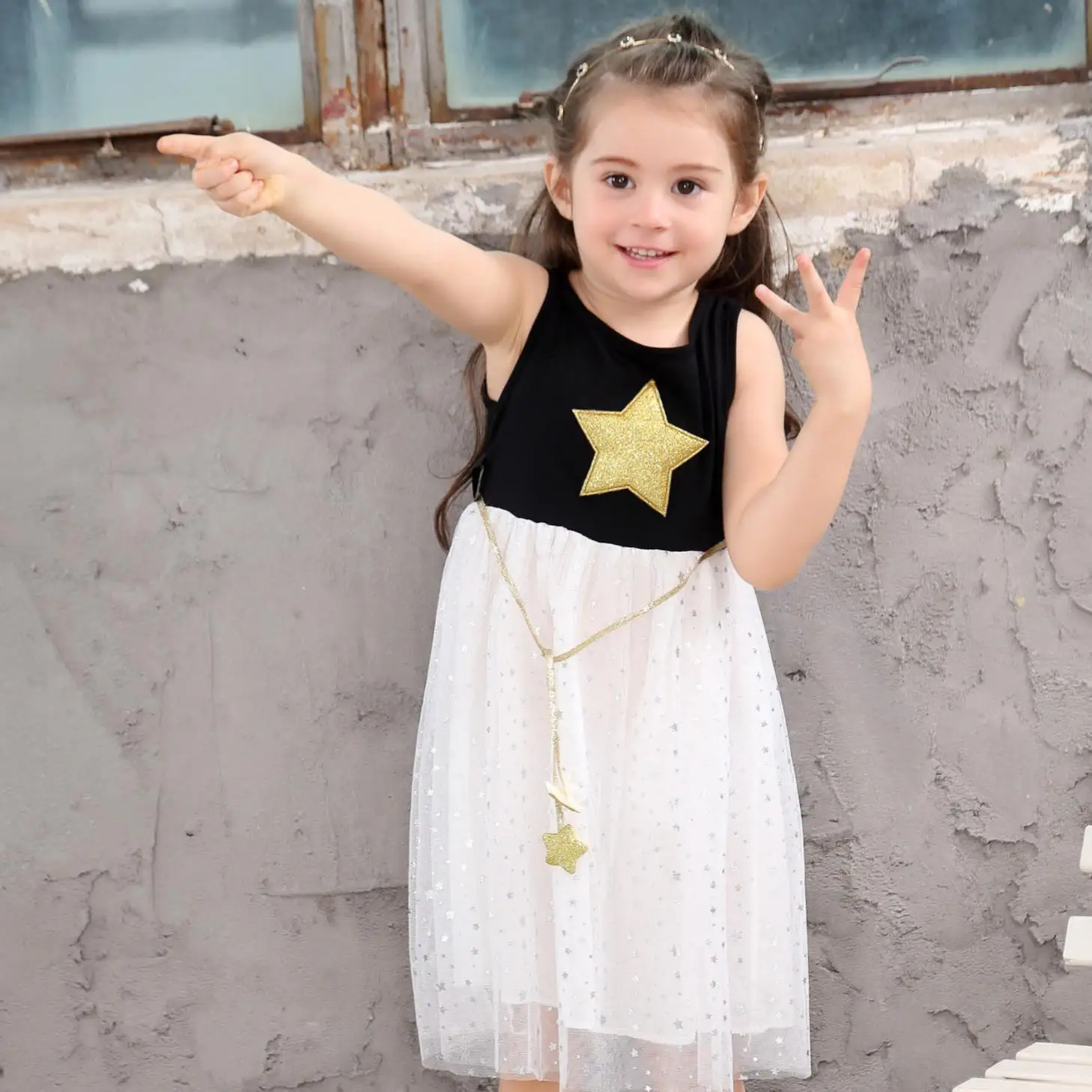 

2018 new foreign trade European and American children's wear five-pointed star children's dress princess dress dress stitching