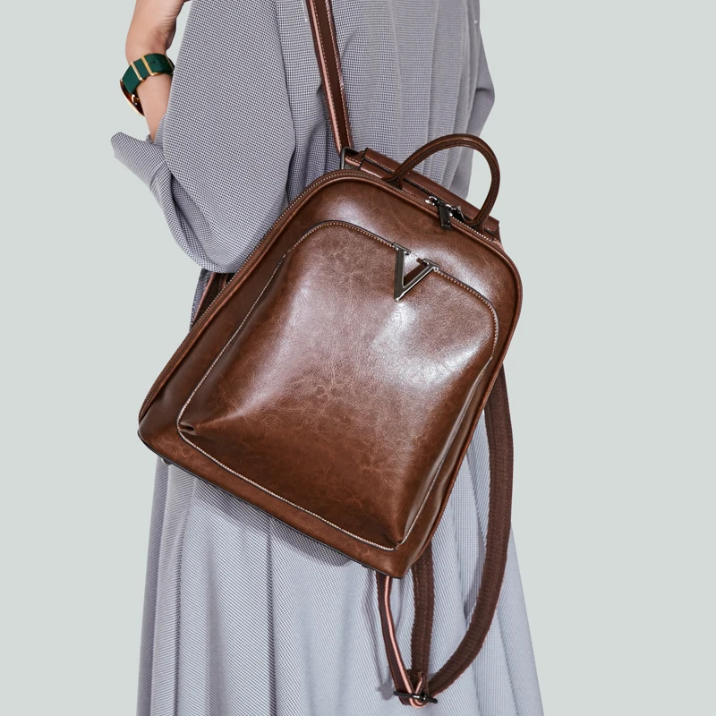 Vintage top layer leather backpack for men and women for simple and nice looking backpack