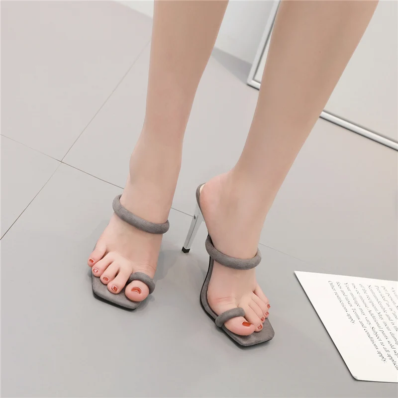 899A7553
