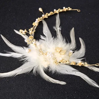 

2018 feathered head, smart, simple white feathers, hair band.