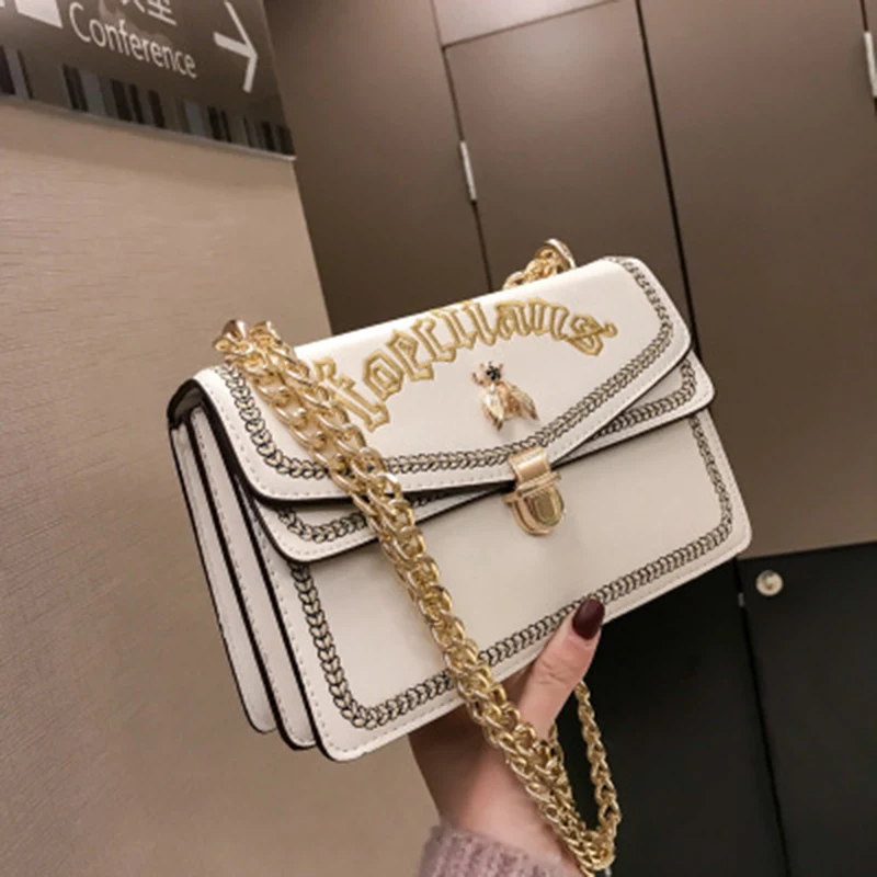 

2019 explosion models Korean fashion bee embroidery multi-function small square bag wild chain elegant shoulder slung girl bag