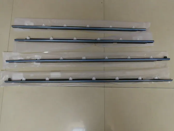 

Door Glass Pressure Trim Window For Toyota Land Cruiser 4500 LC80 FJ80