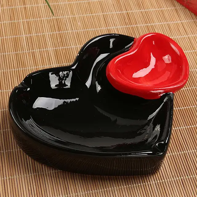 love Heart Ashtray Personality Heart shaped Ceramic Ashtray design