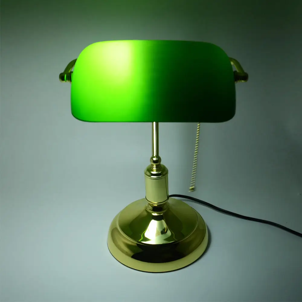 Настольные лампы с зеленым абажуром купить. Настольная лампа Arte Lamp 49 a2251lt-2rb. Arte Lamp Banker a2251lt настольная лампа. Лампа настольная Балтийский стиль 1х60вт е27 зеленый плафон. Bankers Lamp лампа настольный светильник.