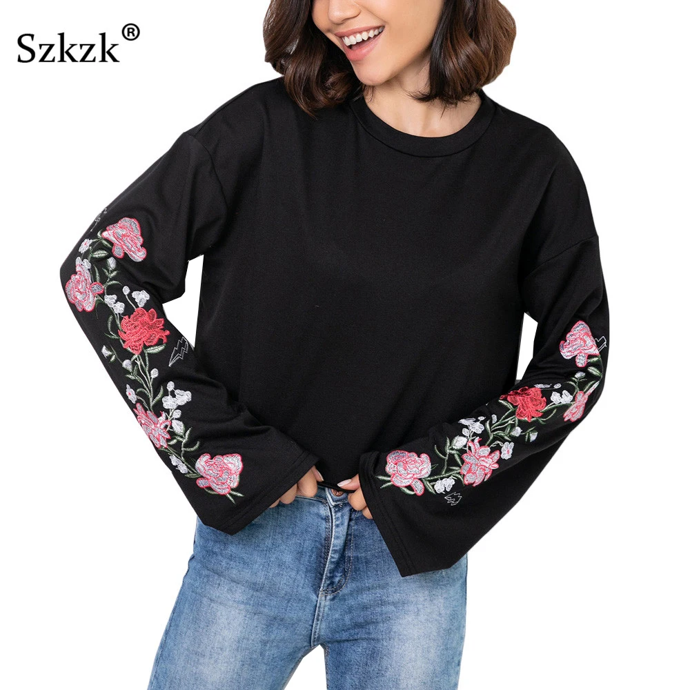 black short sweatshirt