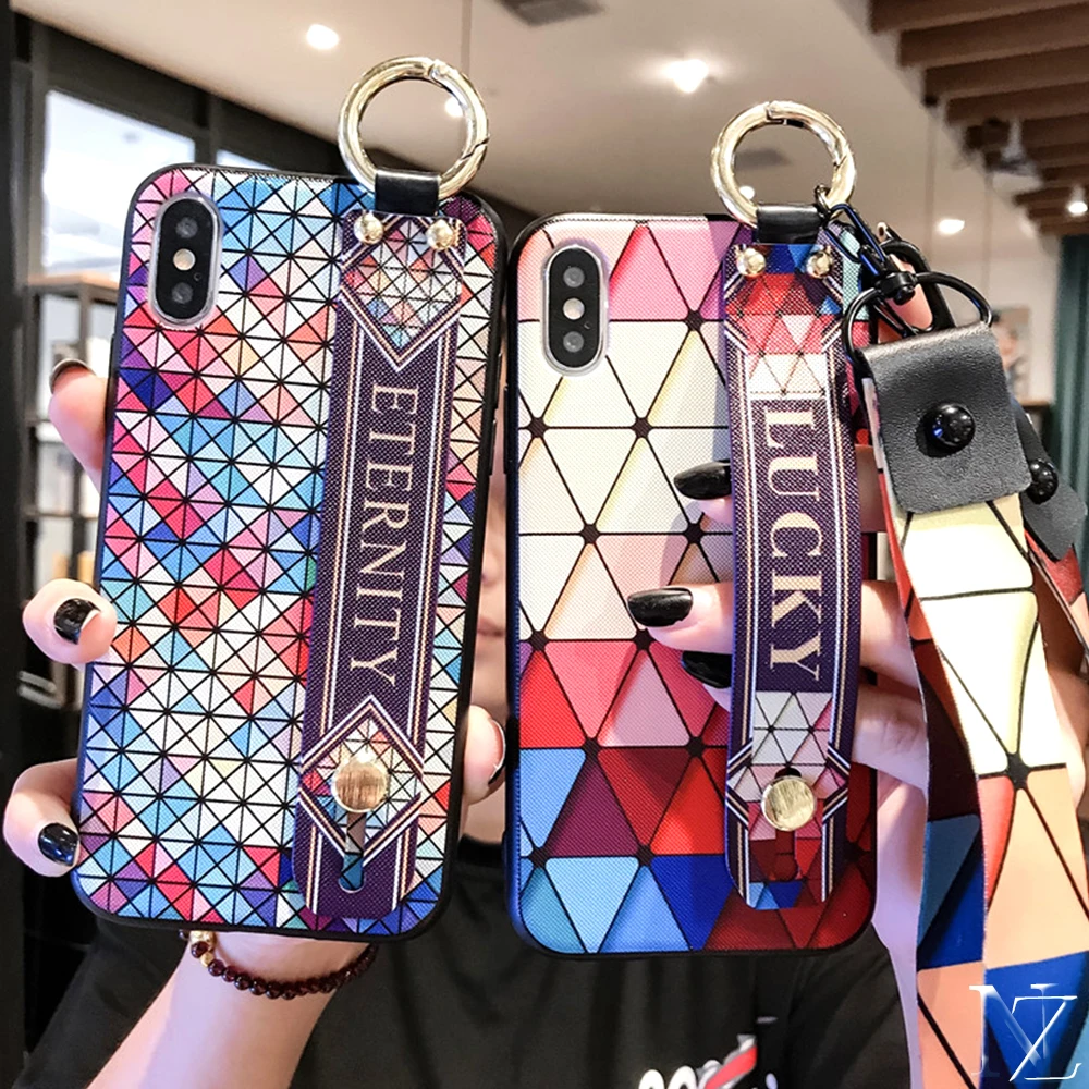 

Wristband Soft Cases For iPhone 6S 7 8 7Plus X XR XS Max Retro lattice Back Coque Case with Sling Lanyard