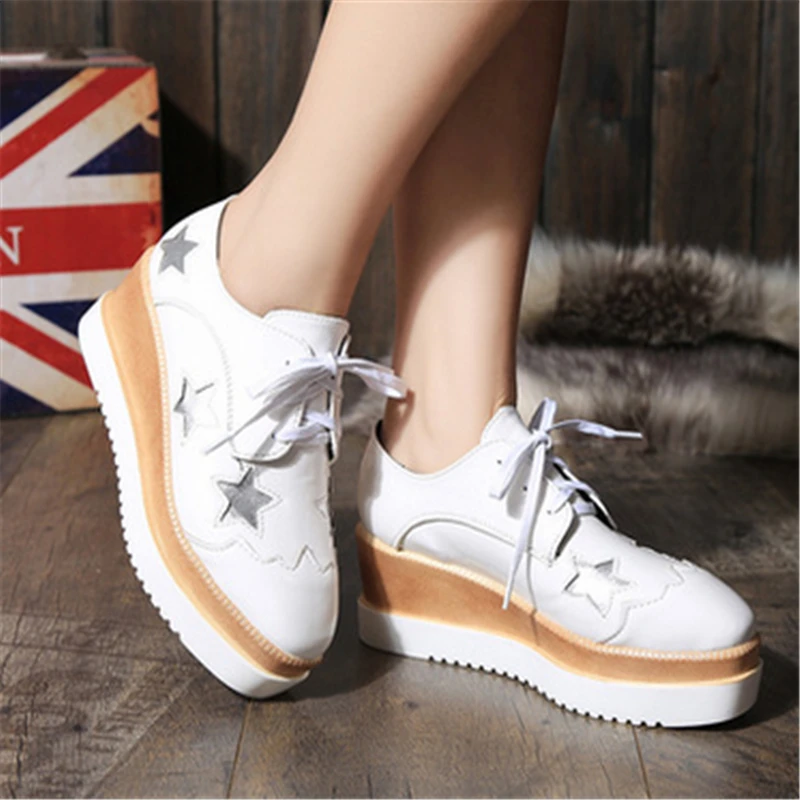 

Brand in the fall of 2016 women flat shoes comfortable large base in Europe and the British punk square shoes size 35 to 39