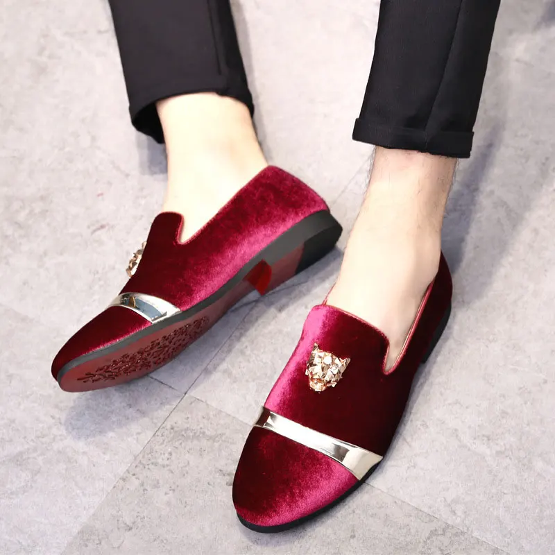 Мужские туфли бездельники бренд Мужские Мокасины повседневная обувь Для мужчин бархат тигр из металла удобные обувь осень Лоферы для вождения Обувь для вождения мужчин плоские с красной подошвой Свадебная вечеринка - Цвет: Красный