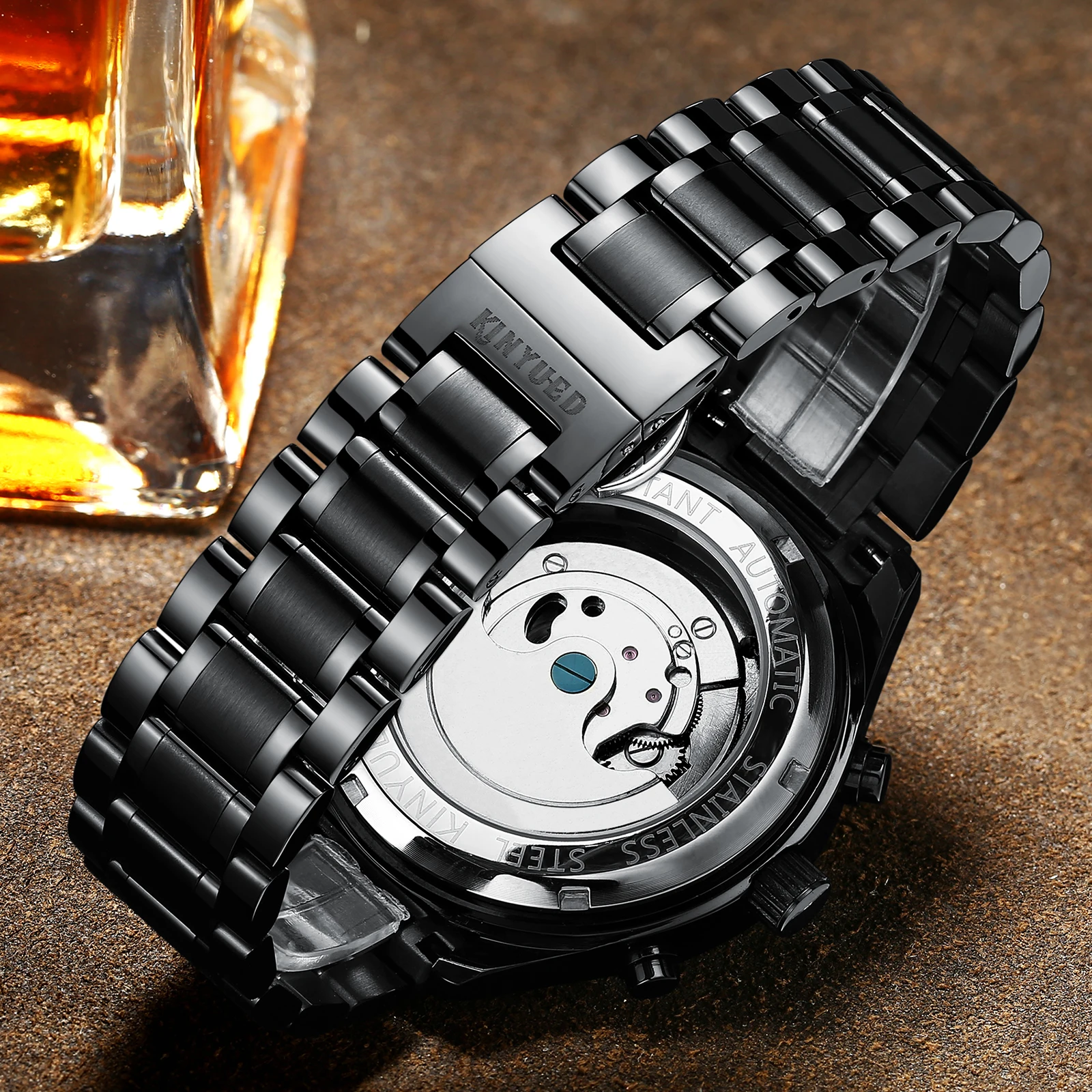 Kinyued Скелет автоматические часы Для мужчин Водонепроницаемый парящего турбийона Деловые часы Для мужчин S автоподзаводом horloges mannen челнока