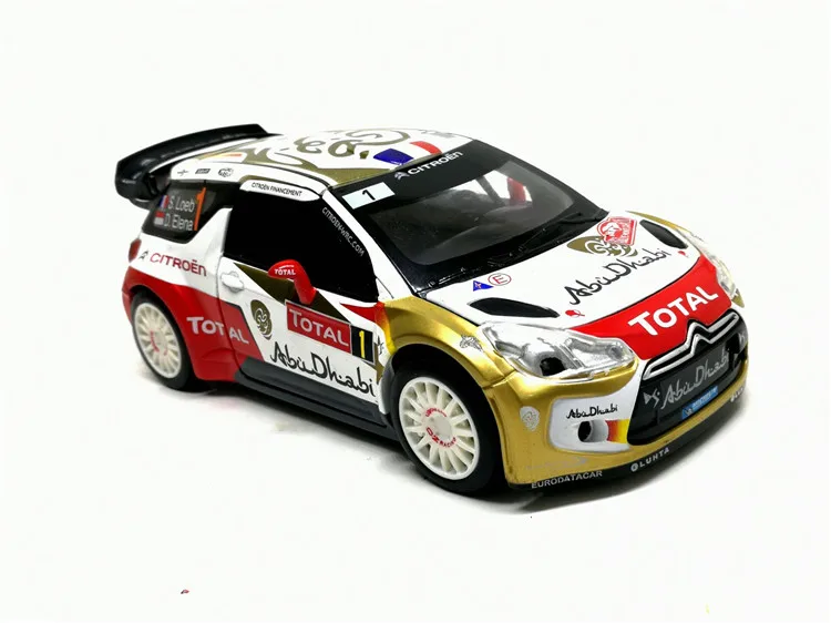 1:26 Citroen DS3 WRC литая под давлением модель автомобиля с выдвижной спинкой игрушечный звуковой светильник электронная модель автомобиля детские игрушки