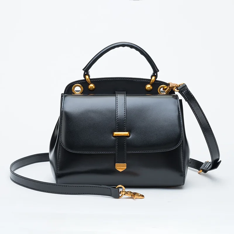 

Genuine Leather Women Crossbody Bag Luxury Handbags Women Bags Designer Fashion Shoulder Bags for Women Rivet Women Bag.