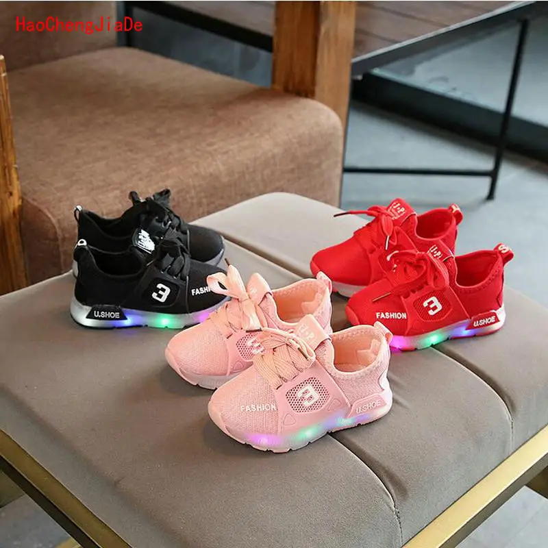 جديد الخريف الأطفال أحذية LED متوهجة رياضية الاطفال الأزياء الهواء شبكة طفل الأحذية الرياضية ل طفل الأحذية مع ضوء الفتيان الفتيات