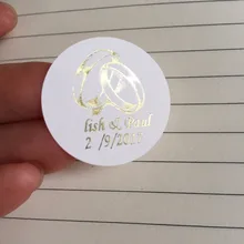 Обручальное кольцо персонализированные наклейки Love Is сладкий лечения пользовательские Херши поцелуй пользу этикетка сувенир уплотнения ужин столовые приборы тег