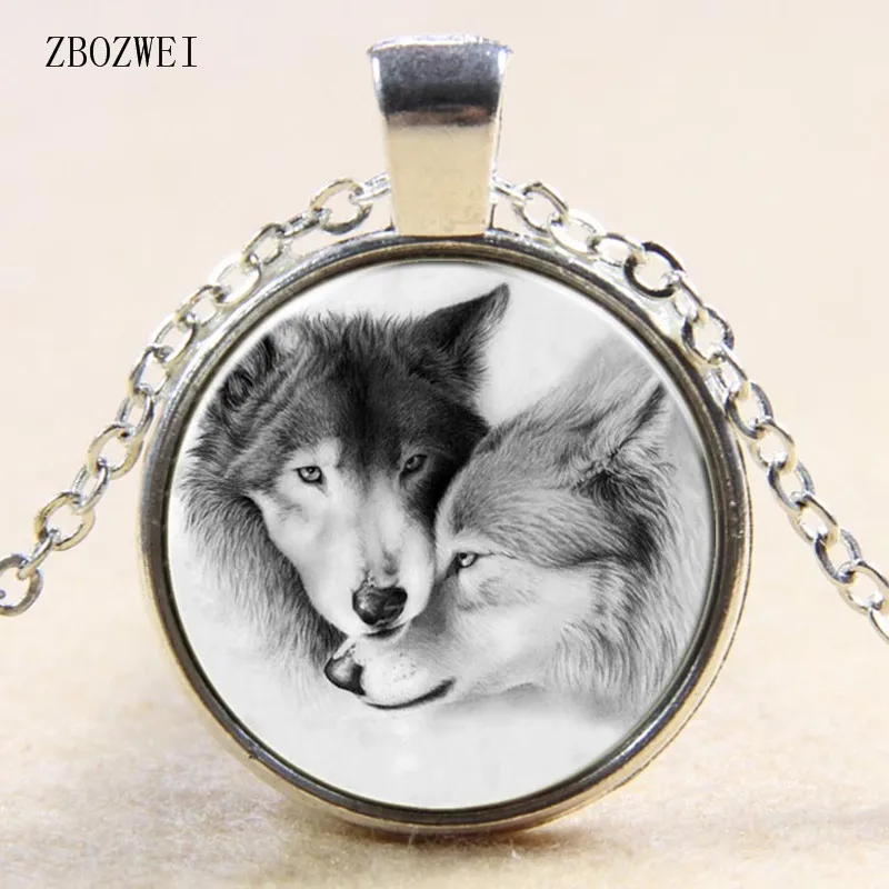 Europe and the United States popular black and white double wolf pendant necklace trade new money ornaments Europe and the United States popular black and white double wolf pendant necklace trade new money ornaments