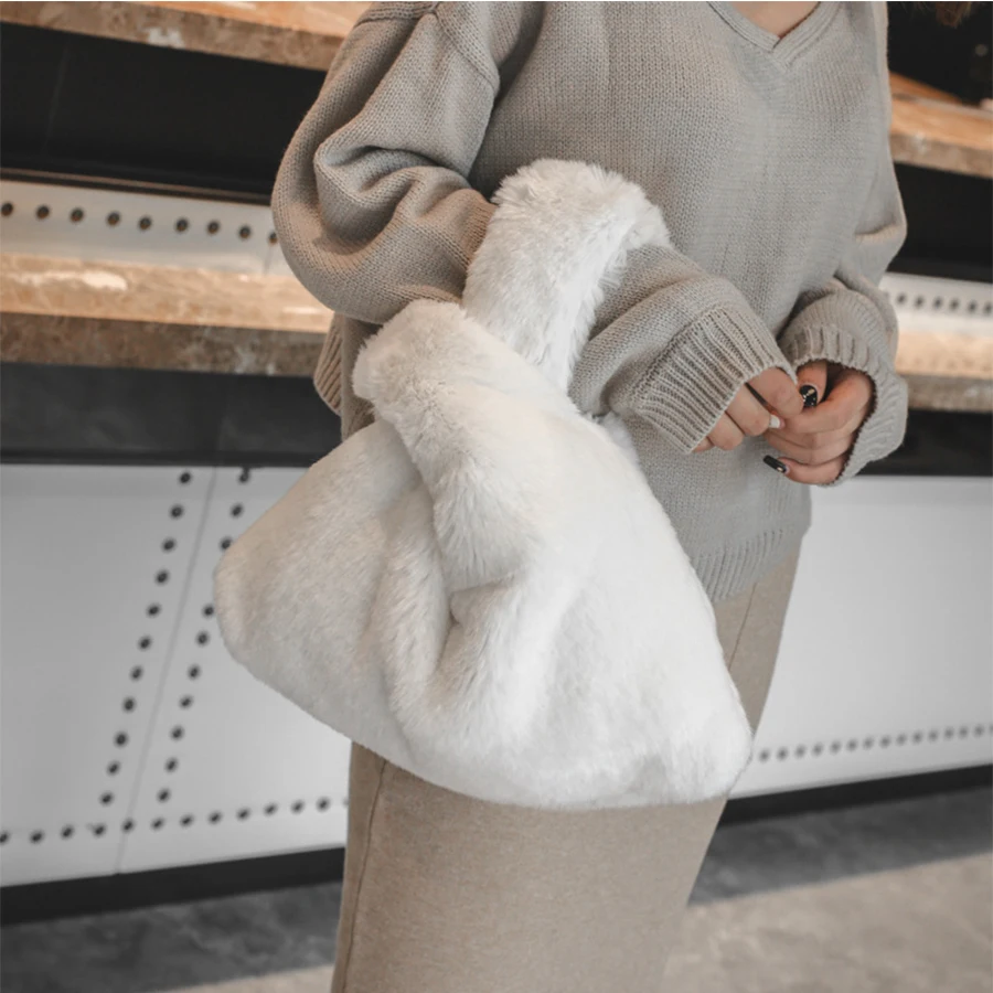 

Ins Autumn Winter Brand Plush Vest Bags Warm Hand Luxury Women Handbas Elegant Evening Bag Retro Designer Fashion Travel Bag