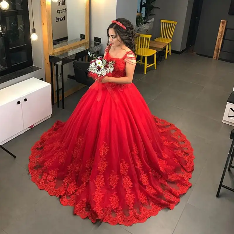 

Red Saudi Arabic Beaded Wedding Gowns Vintage Appliques Lace Puffy Bridal Dresses Tutu Lace Ball Gowns For Wedding Plus Size