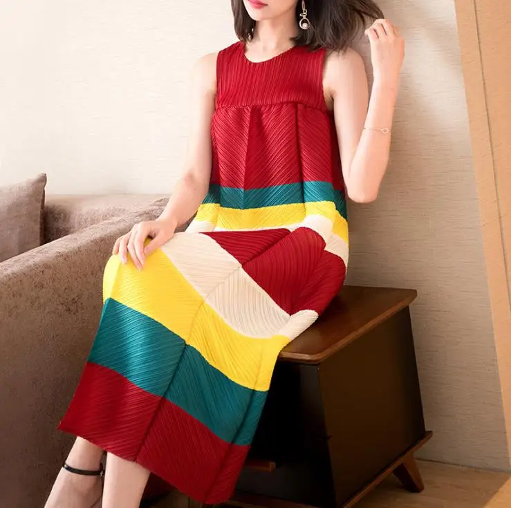 

Printed, sleeveless dress with fashionable stripes Summer's new women's long, loose a-line dress free shipping