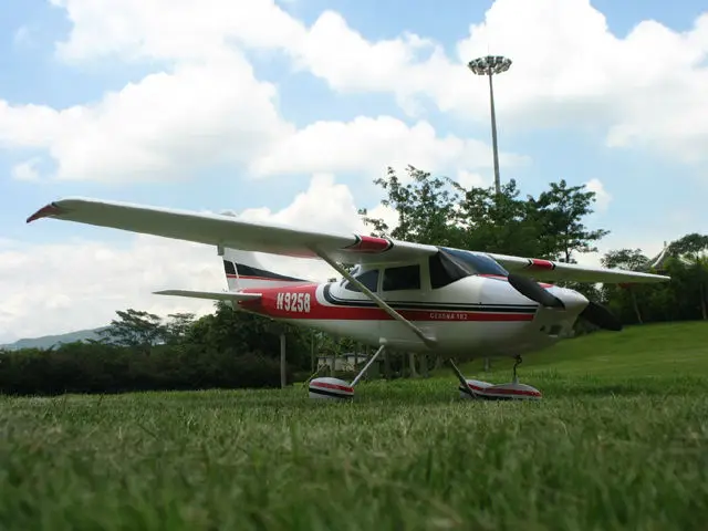 Без батареи, RC модель самолета Cessna 182 epo RTF+ адаптер