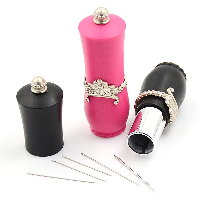 

Craft Lipstick Shaped Needles Pin Cushion with 5 Sewing Needles Pincushion Rotatable Needle Holder Sewing Tool Accessories 1Set
