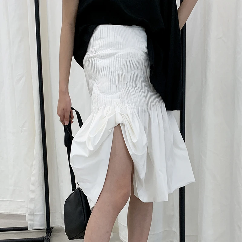 Runway Designer Women White Black Mermaid Skirt Elegant High Waist Irregular Pleated Skirt Vintage Summer Slim Casual Skirt