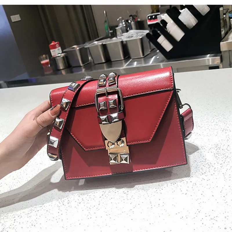 

2019 New Unique Designer Rivet Lock Crossbody Bags Wide Straps Shoulder Messenger Bags Women Purses and Handbags
