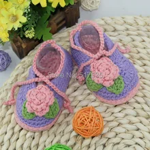 ; вязанные крючком пинетки ручной работы; ; вязанные крючком; двойная подошва; тапочки для детской кроватки; Цвет фиолетовый, розовый