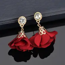 Terreau Kathy 2019 nueva moda aleación de Zinc Flash Rhinestone con tela de tela hermosas flores pendientes de tuerca para las mujeres