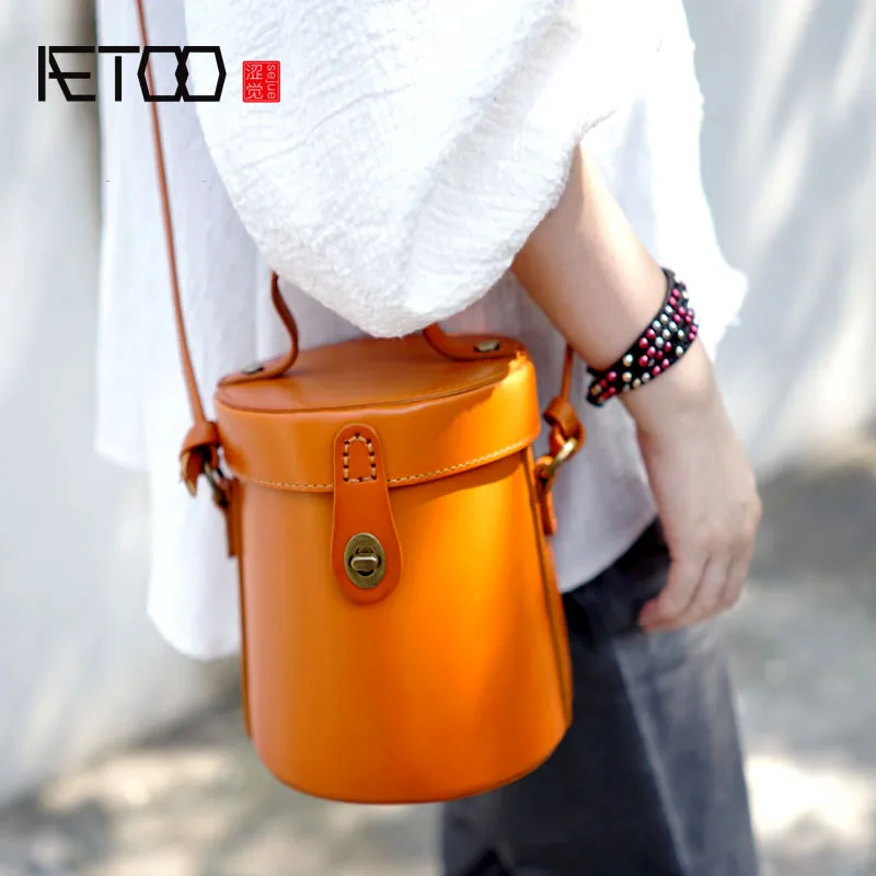 AETOO Hand-shoulder shoulder back portable female models plastic hard shell leather vegetable tanned leather small retro drum