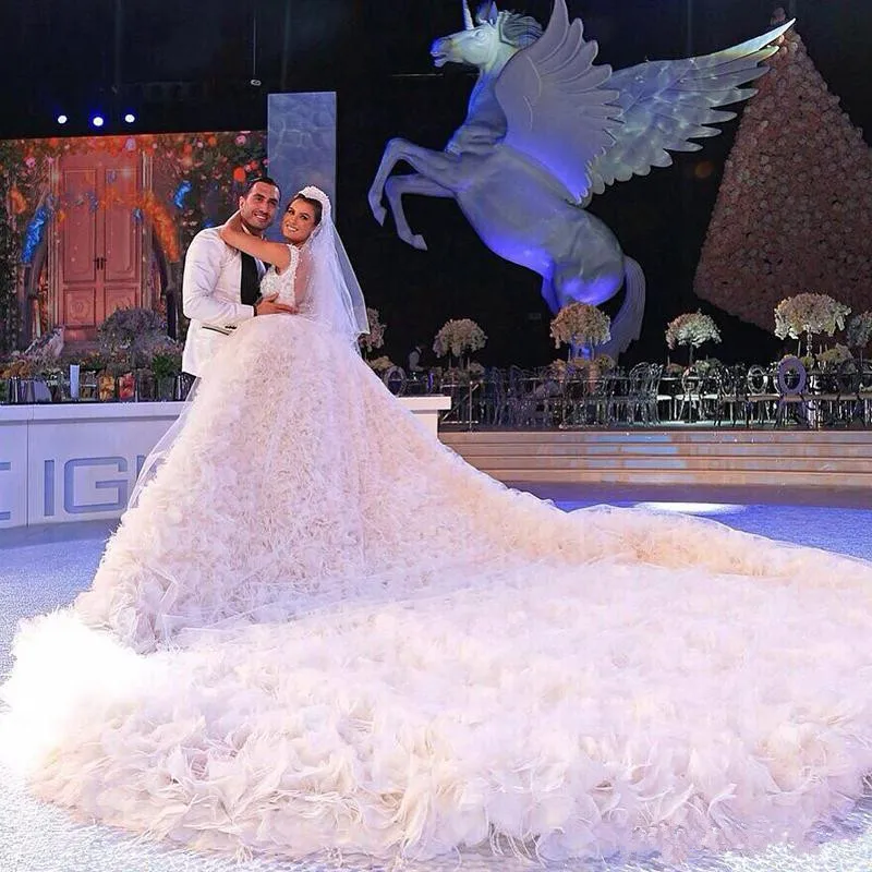 

Luxurious 3D Applique Wedding Dress With Detachable Long Train V-Neck High Quality Bridal Dress Custom Made Tiered Wedding Gown