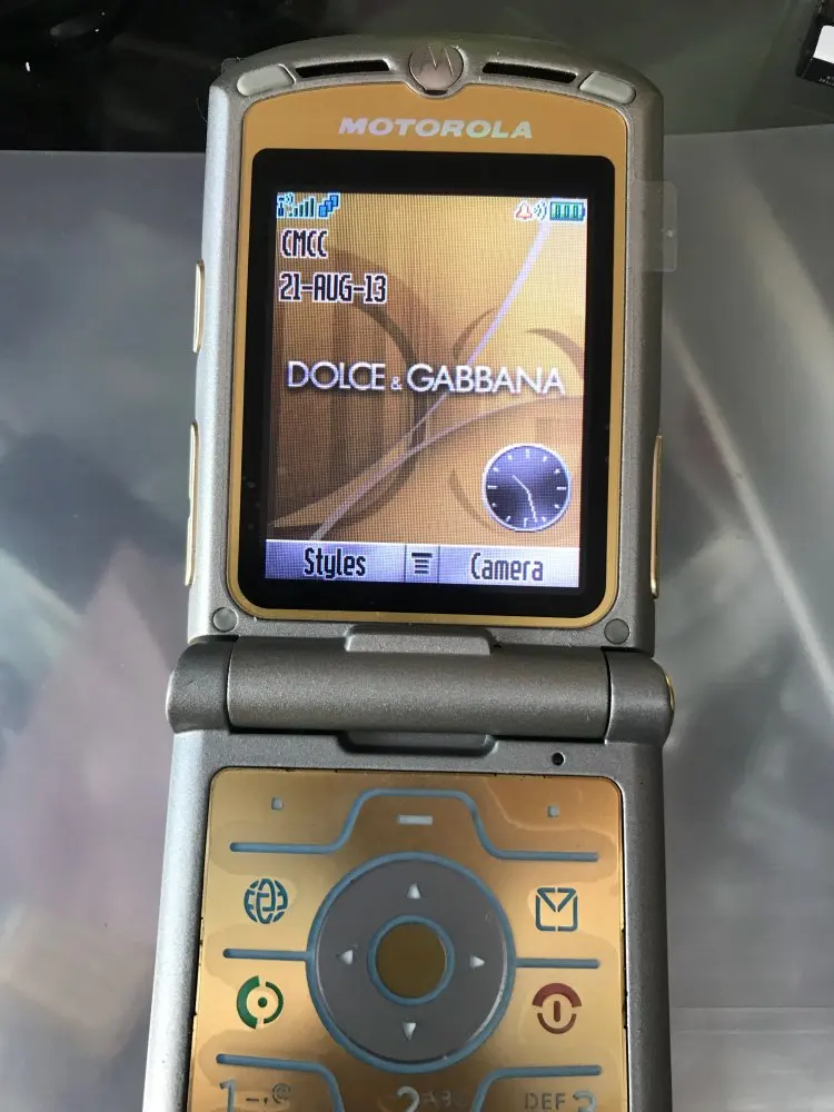 

100% Original Motorola DOLCE&GABBNNA Unlocked Original motorola Flip Razr V3i Mobile Cell Phone Refurbished Free shipping