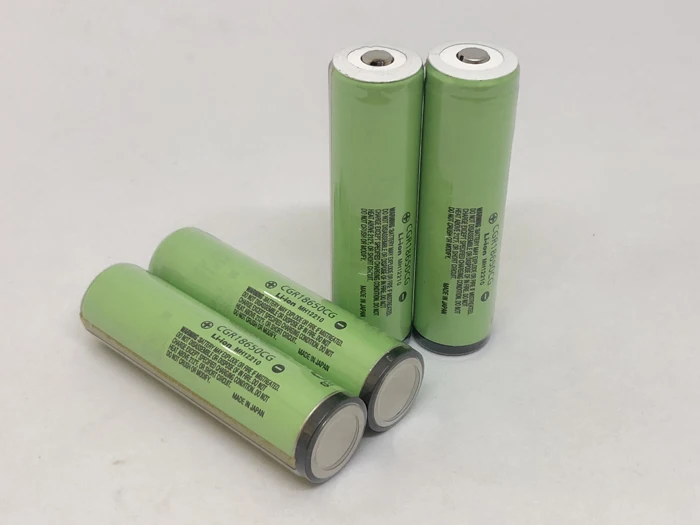 

4PCS/LOT New Protected Original Panasonic CGR18650CG 18650 3.7V 2250mAh Rechargeable Battery Lithium Batteries with PCB