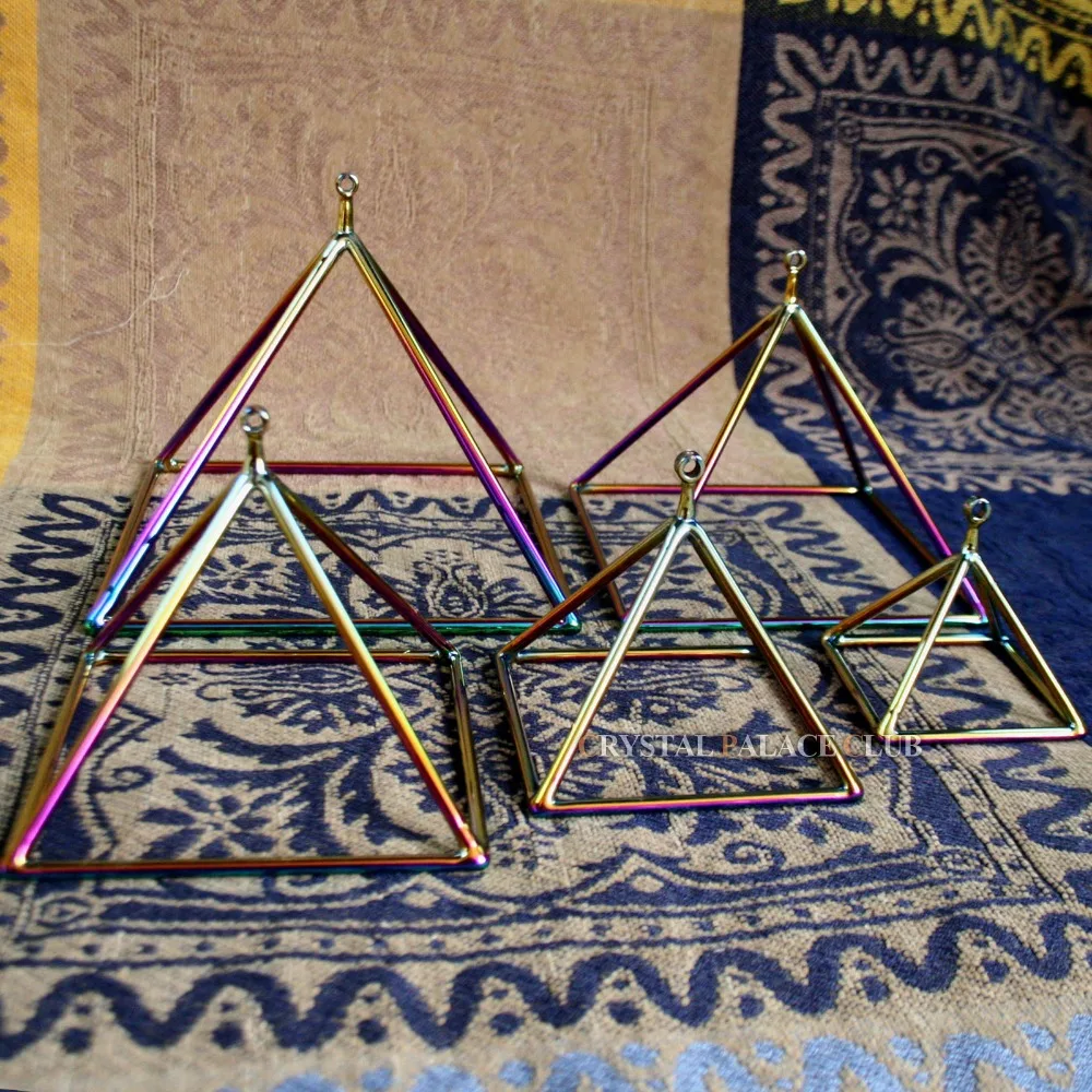 Титановый цвет 3 дюйма кварцевый кристалл поющая Пирамида 1 шт