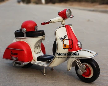 

Red Helmet Classic Motorcycle Model 100% Handmade Old Iron Sheet Model VESPA 1:12 Retro Metal Piaggio Scooter Sheep Motor Kid
