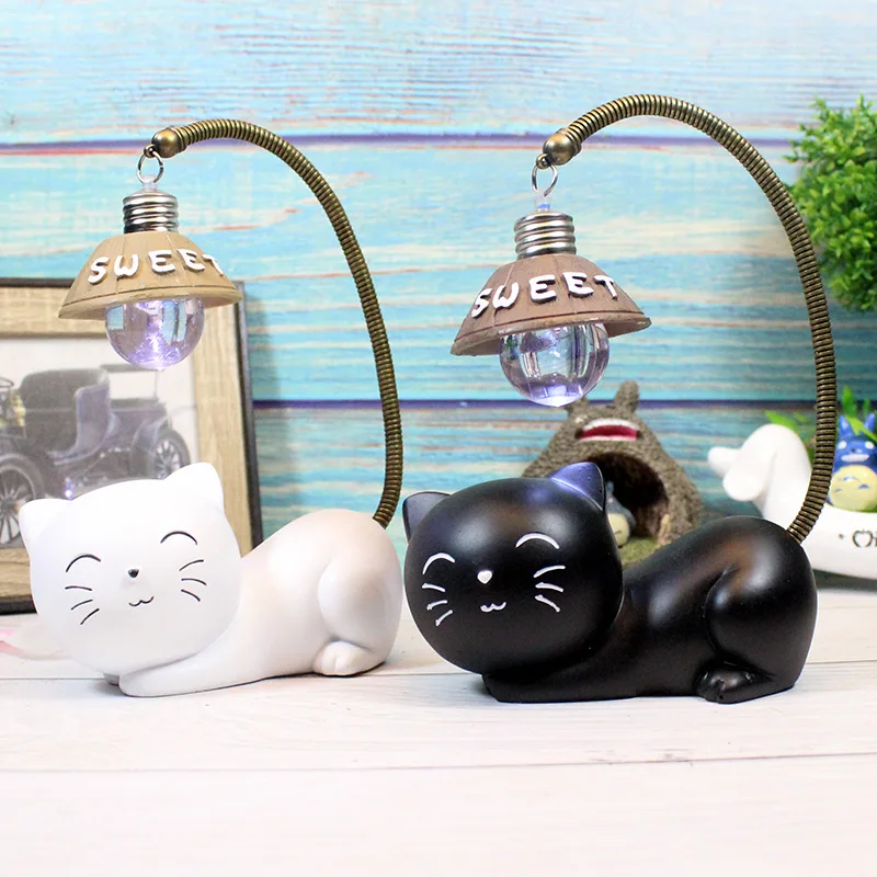 

LED Black White Kitten Night Light Desk Lamp Resin Crafts Creative Bedside Light Indoor Bedroom Dormitory Decor Birthday Gift