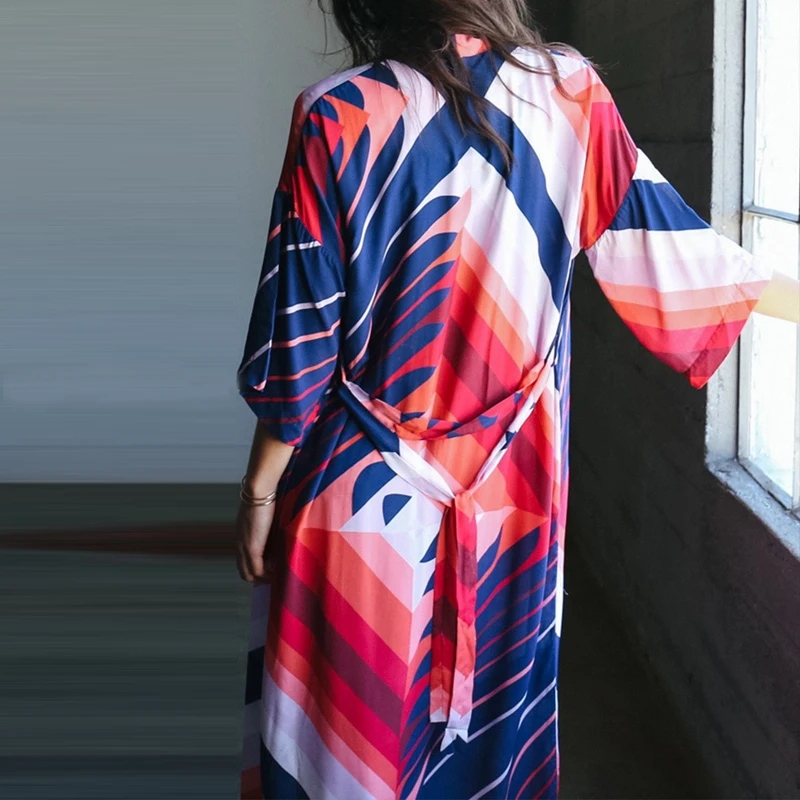 Novella-Royale-Jane-Robe-Blush-Geo-Back-3-min_2048x-1