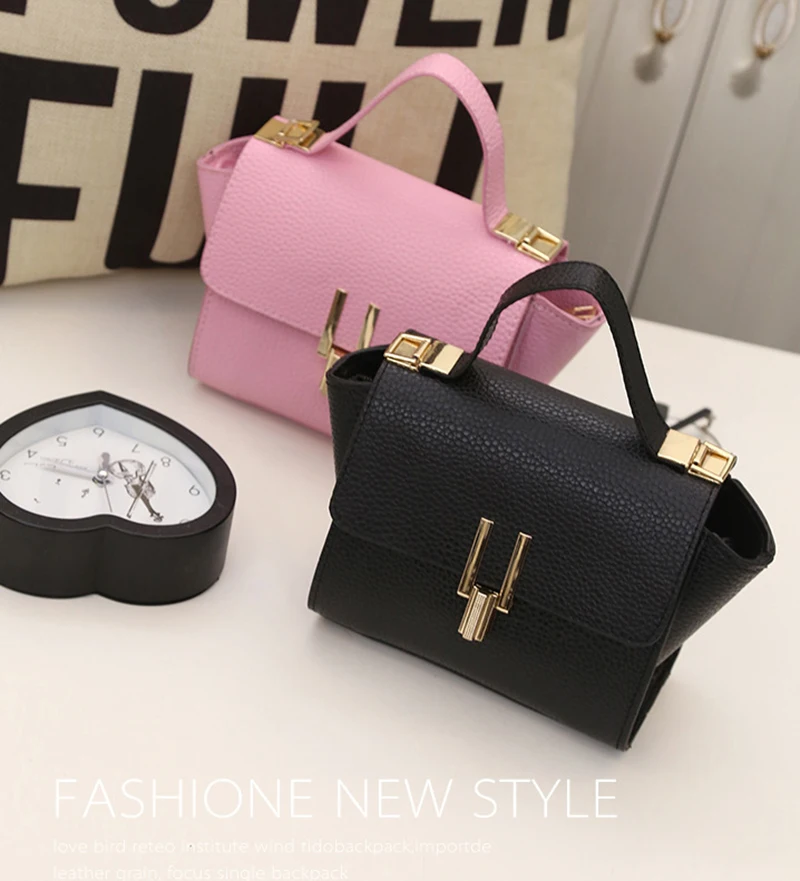 

2019 New Women Wings Bag Lychee Pattern Leather Handbags Women Small Bag U-shaped Lock Crossbody Bag For Women 2019 Messenger