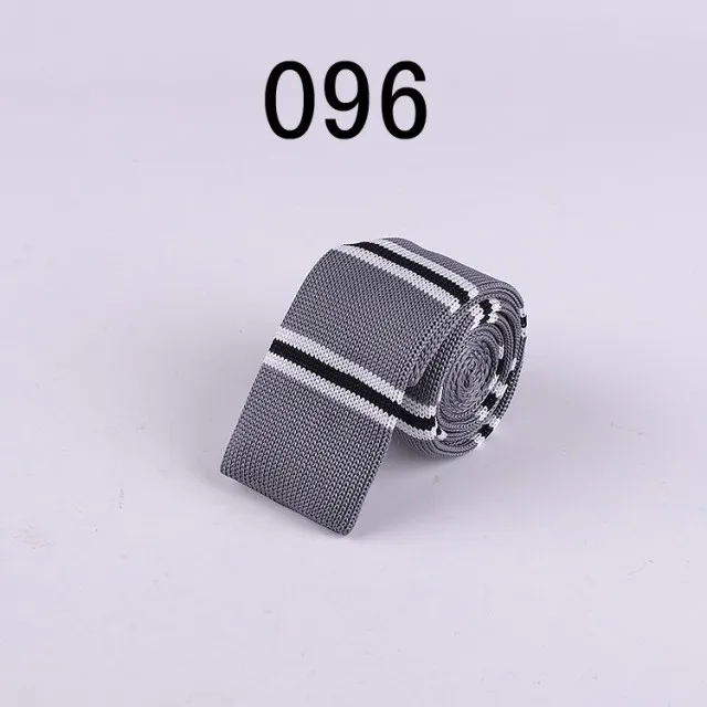 096