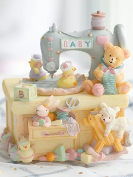 

Kawaii Bear Spin Mini Sewing Machine music box for Girls Home Desktop Decoration Accessories Valentine's Day Birthday Gifts