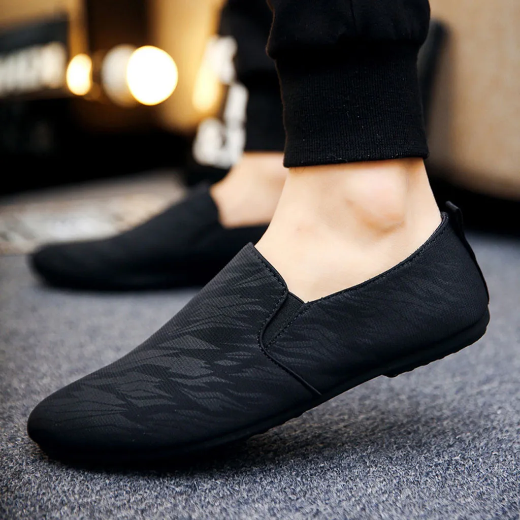 

2019 Summer Men's Shoes Solid Canvas Round Toe Male Lazy Shoes Slip On Shallow Mouth Men Casual Peas Shoes Single Flat Shoes