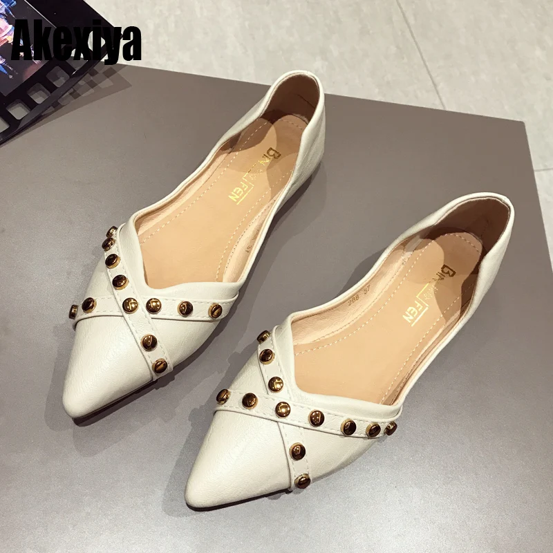 

Fashion Women Flat Ballet Shoes Pointed Toe Flats Shoes Elegant Comfortable rivet Shoes Woman Casual shoe black beige d874
