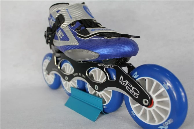 الكبار الذكور والإناث واحد جولة التزلج أحذية مع 110 ملليمتر 88A التزلج عجلات الكبار الذكور والإناث واحد جولة التزلج أحذية مع 110 ملليمتر 88A التزلج عجلات