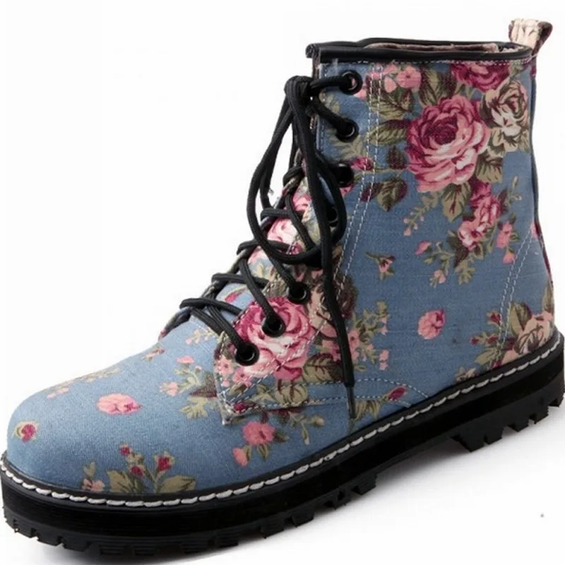 Fashion Lace Flower Print Women Martin Boots Square Heels Women Cross