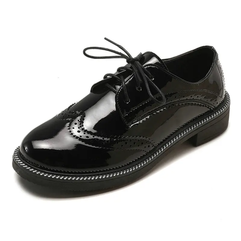 pull&bear patent lace up shoe in black