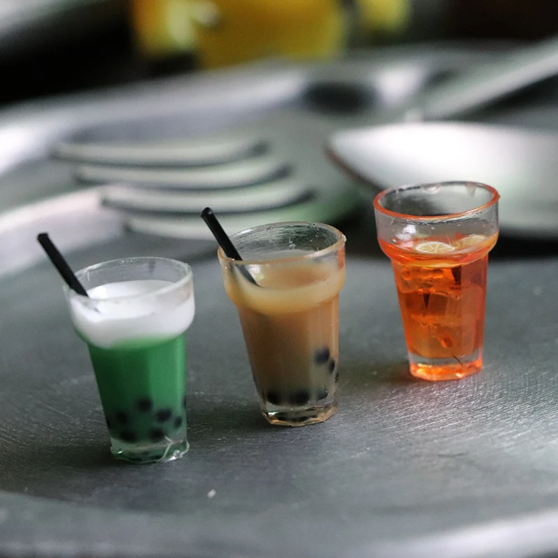 Мини холодильник пепси. Мини холодильник для напитков черный. Кукла кока кола. Мини холодильник для напитков. Миниатюрные напитки.