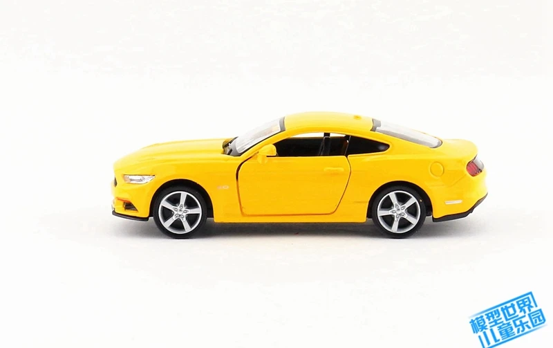 UNI 1/36 масштабные игрушки для автомобиля, США Ford Mustang GT литая под давлением металлическая модель автомобиля для подарка/детей/коллекции