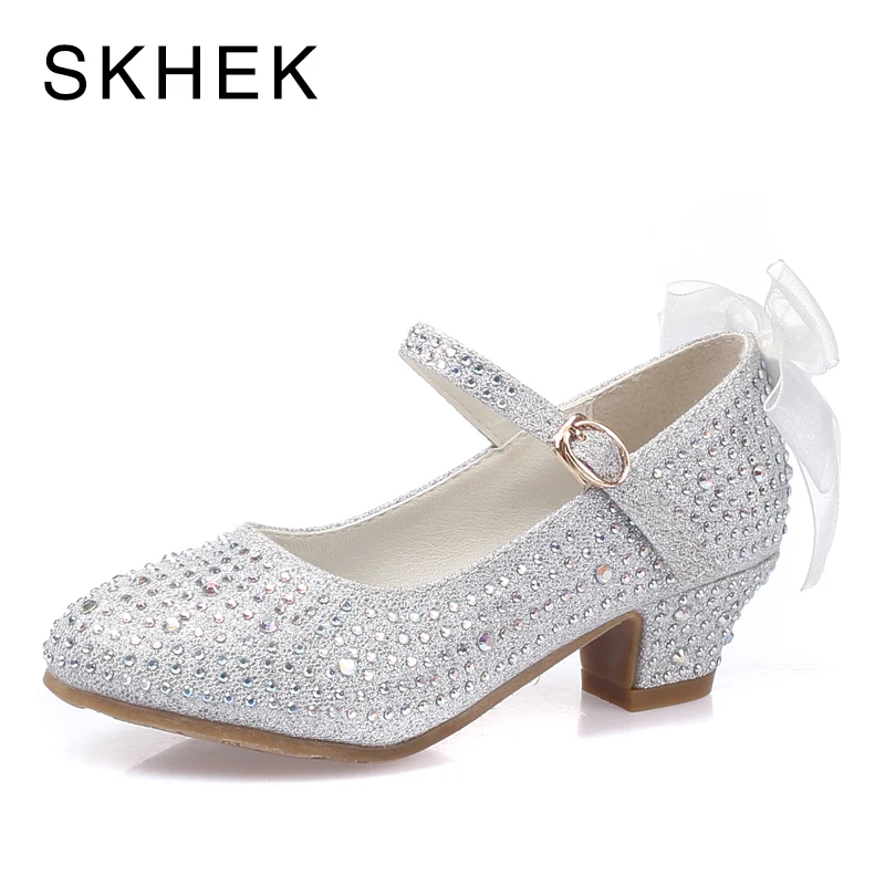 SKHEK الاطفال الفتيات أحذية الصنادل للأطفال بريق فراشة كعب منخفض أحذية الأطفال الفتيات حزب صندل حذاء كعب عالٍ