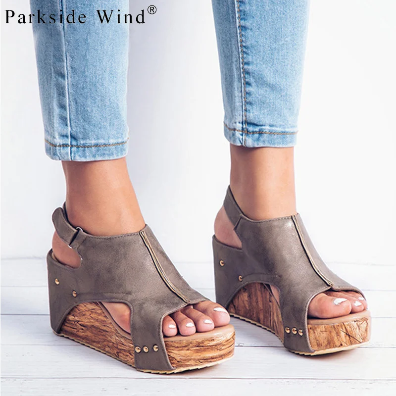 toe loop platform sandals