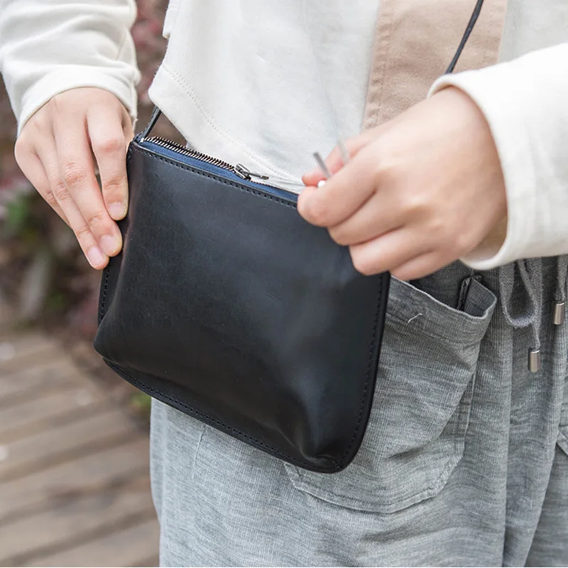 AETOO Head-layer cowhide envelope bag retro leather solid color small square bag single shoulder oblique carry summer female bag