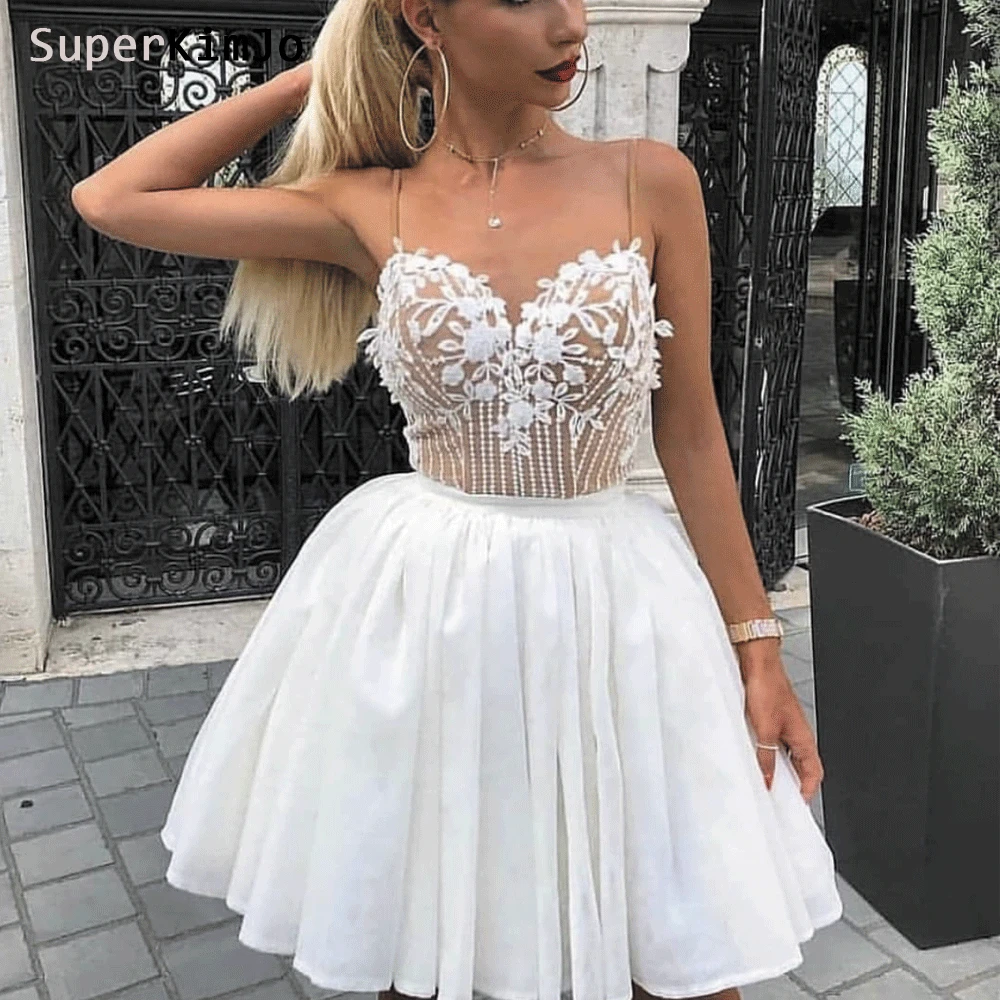 Коктейльные платья SuperKimJo с бусинами для Homecoming короткая аппликация из белого