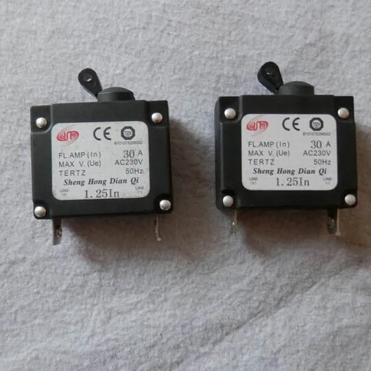 CIRCRUIT BREAKER 30A 1